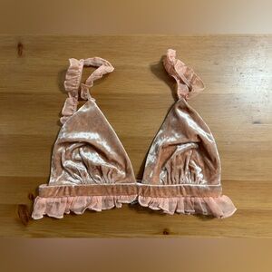 Forever 21 frilly velvet bralette in peach 🍑